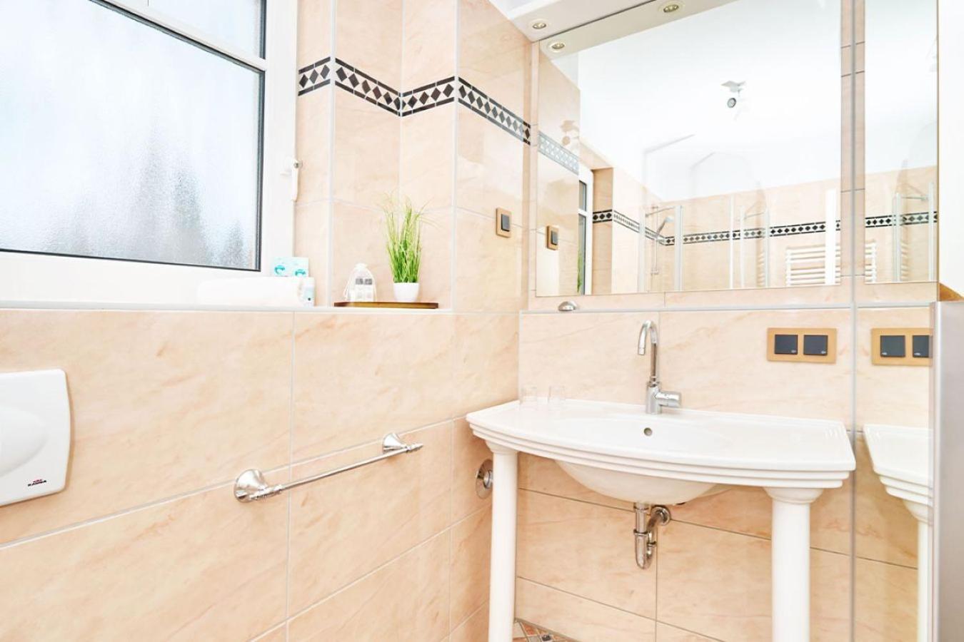 Strandhotel Prinz Von Preussen Зиновиц Екстериор снимка