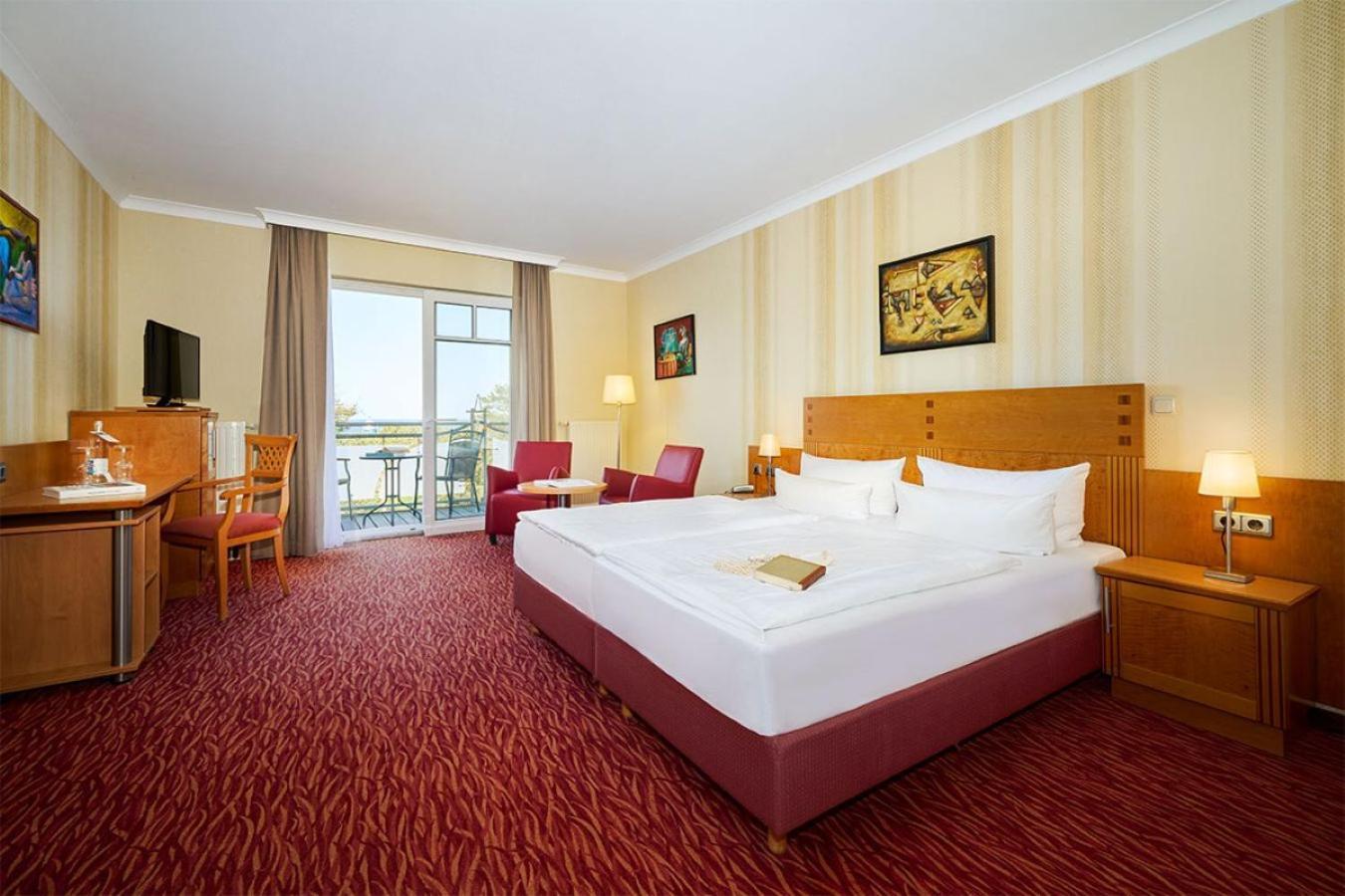 Strandhotel Prinz Von Preussen Зиновиц Екстериор снимка