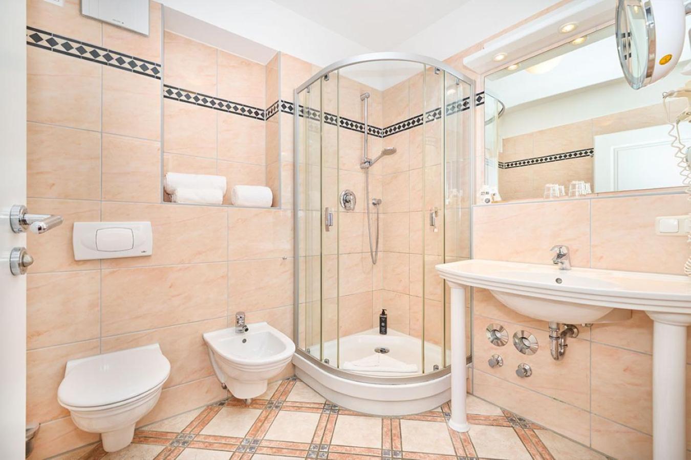 Strandhotel Prinz Von Preussen Зиновиц Екстериор снимка